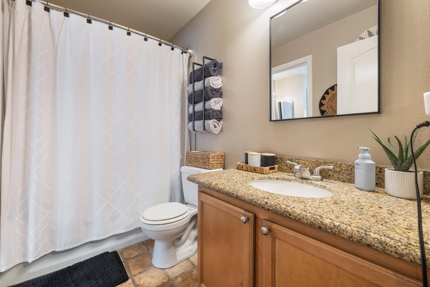 4020 Elmo Loop #C, Modesto, CA 95356