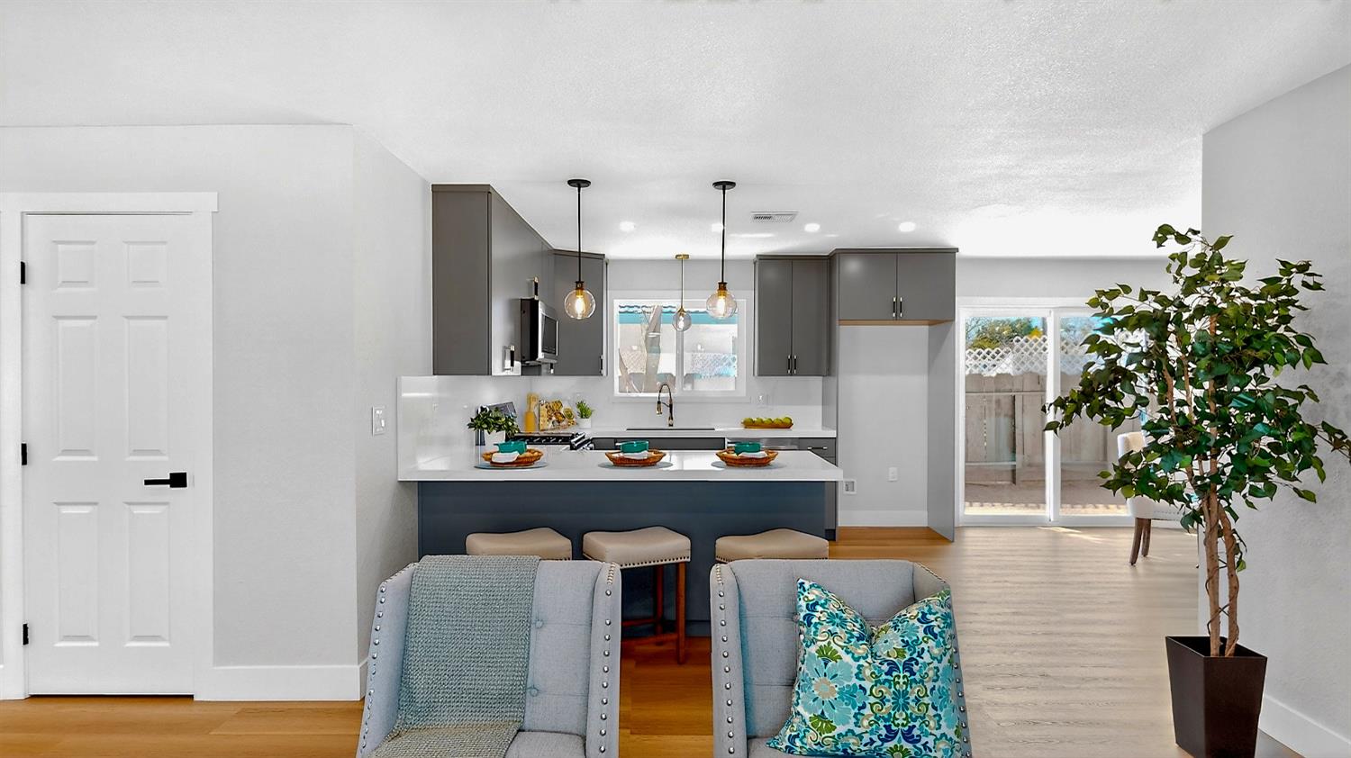 848 Edythe St, Manteca, CA 95337