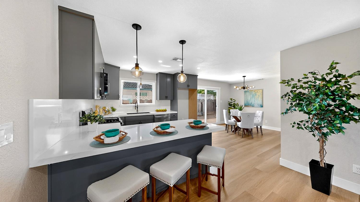 848 Edythe St, Manteca, CA 95337