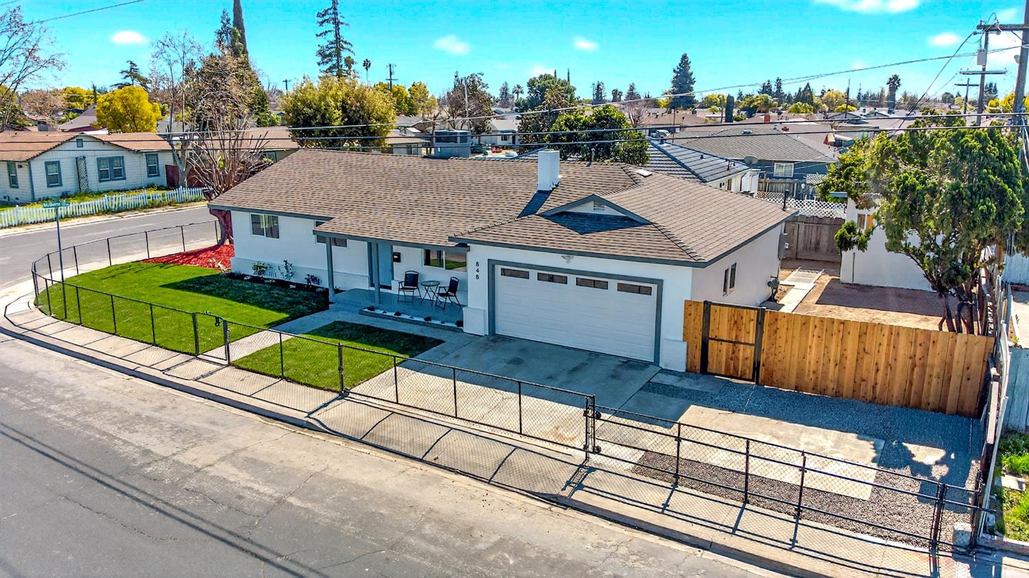 848 Edythe St, Manteca, CA 95337