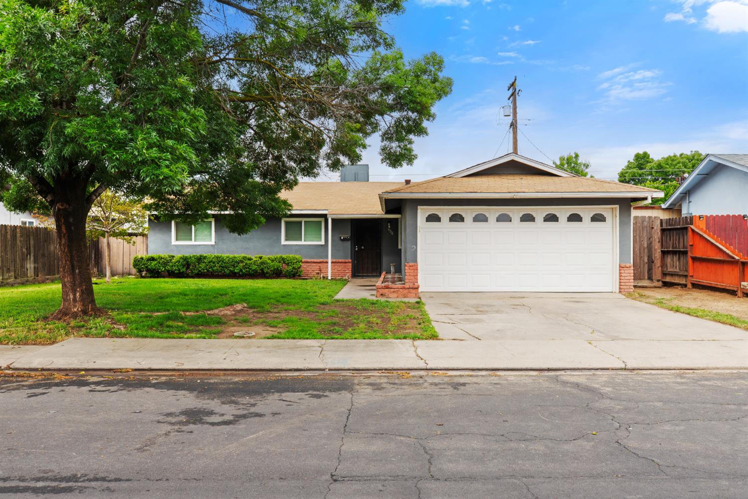 900 Snead Dr, Modesto, CA 95351