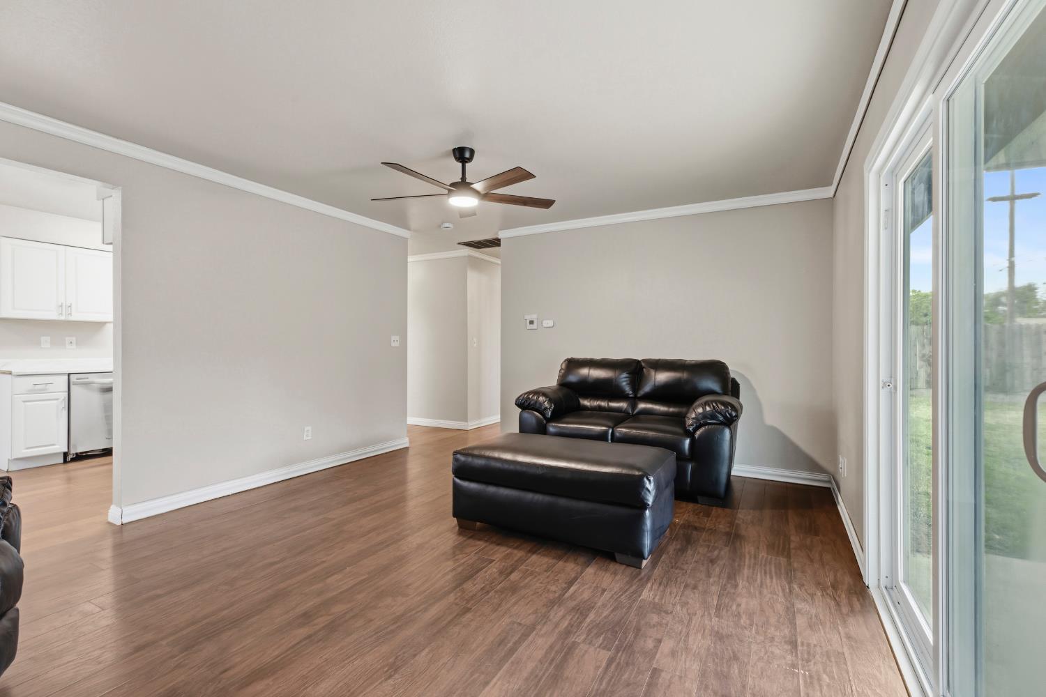 900 Snead Dr, Modesto, CA 95351