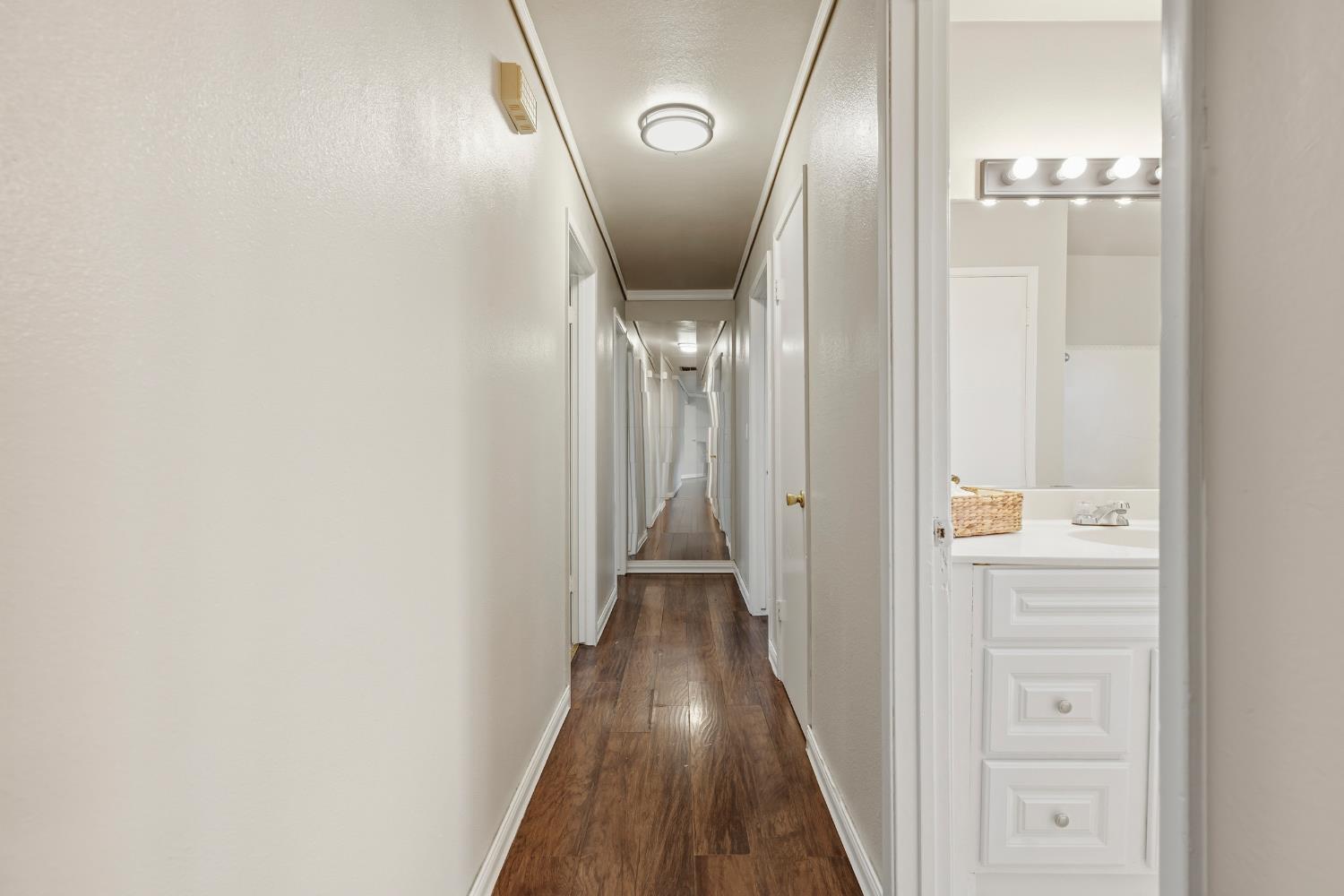 900 Snead Dr, Modesto, CA 95351