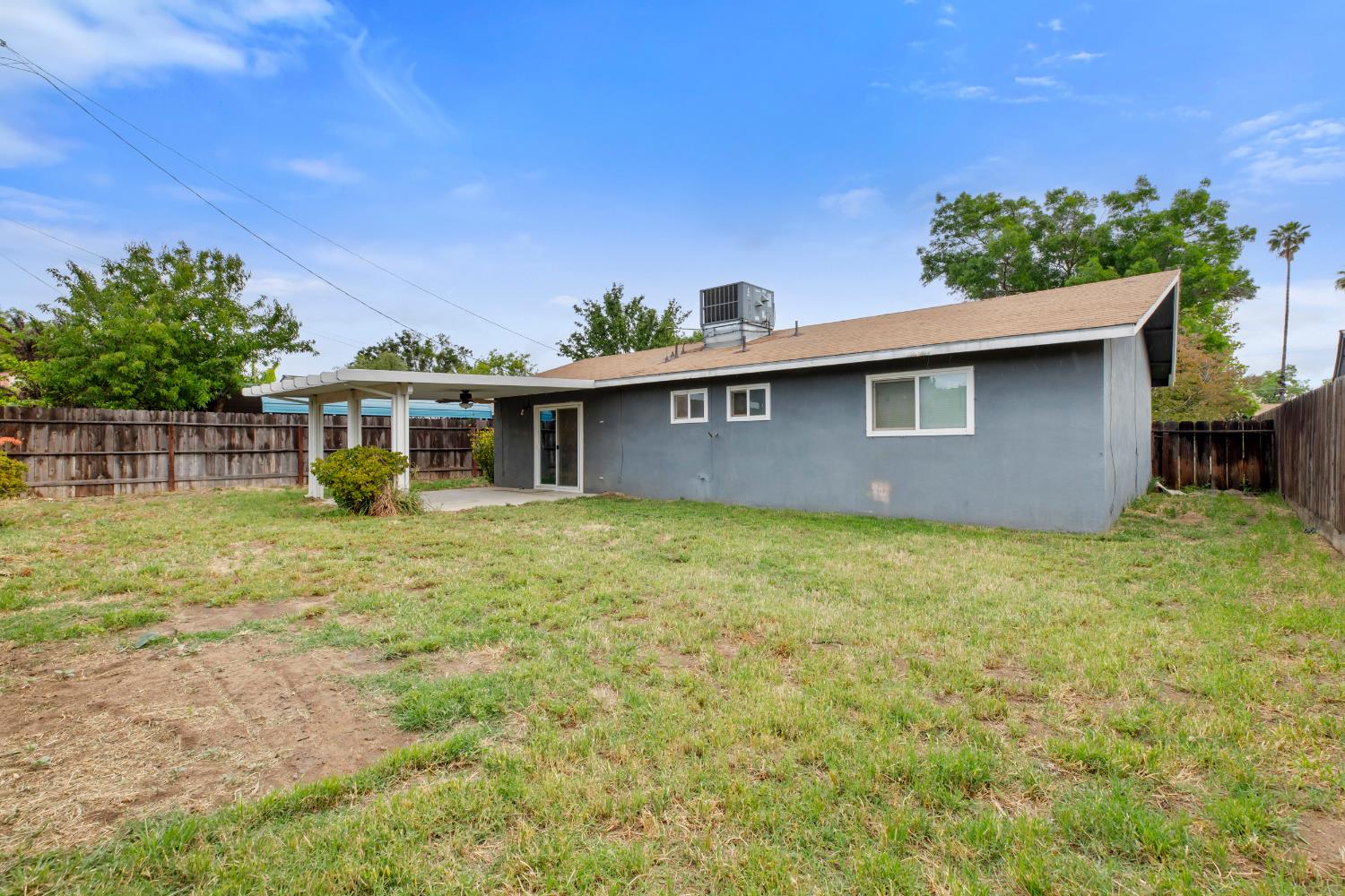 900 Snead Dr, Modesto, CA 95351