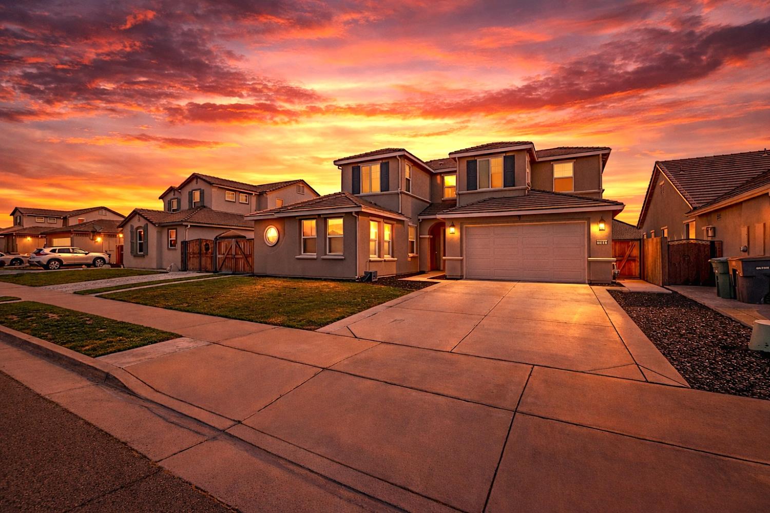 1164 Barcelona Dr, Livingston, CA 95334