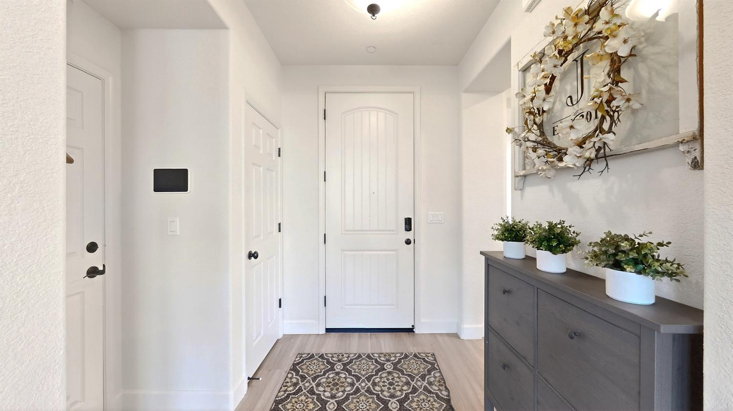 1164 Barcelona Dr, Livingston, CA 95334