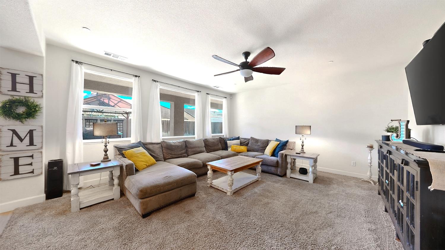 1164 Barcelona Dr, Livingston, CA 95334