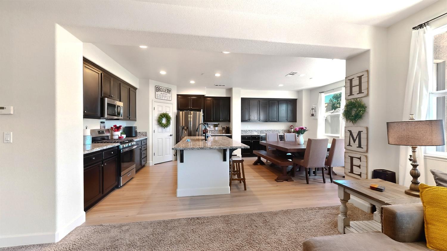 1164 Barcelona Dr, Livingston, CA 95334