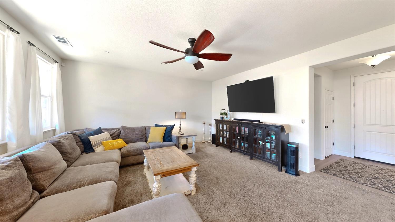 1164 Barcelona Dr, Livingston, CA 95334