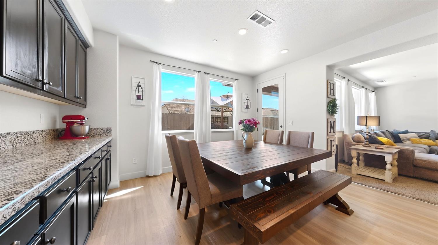 1164 Barcelona Dr, Livingston, CA 95334