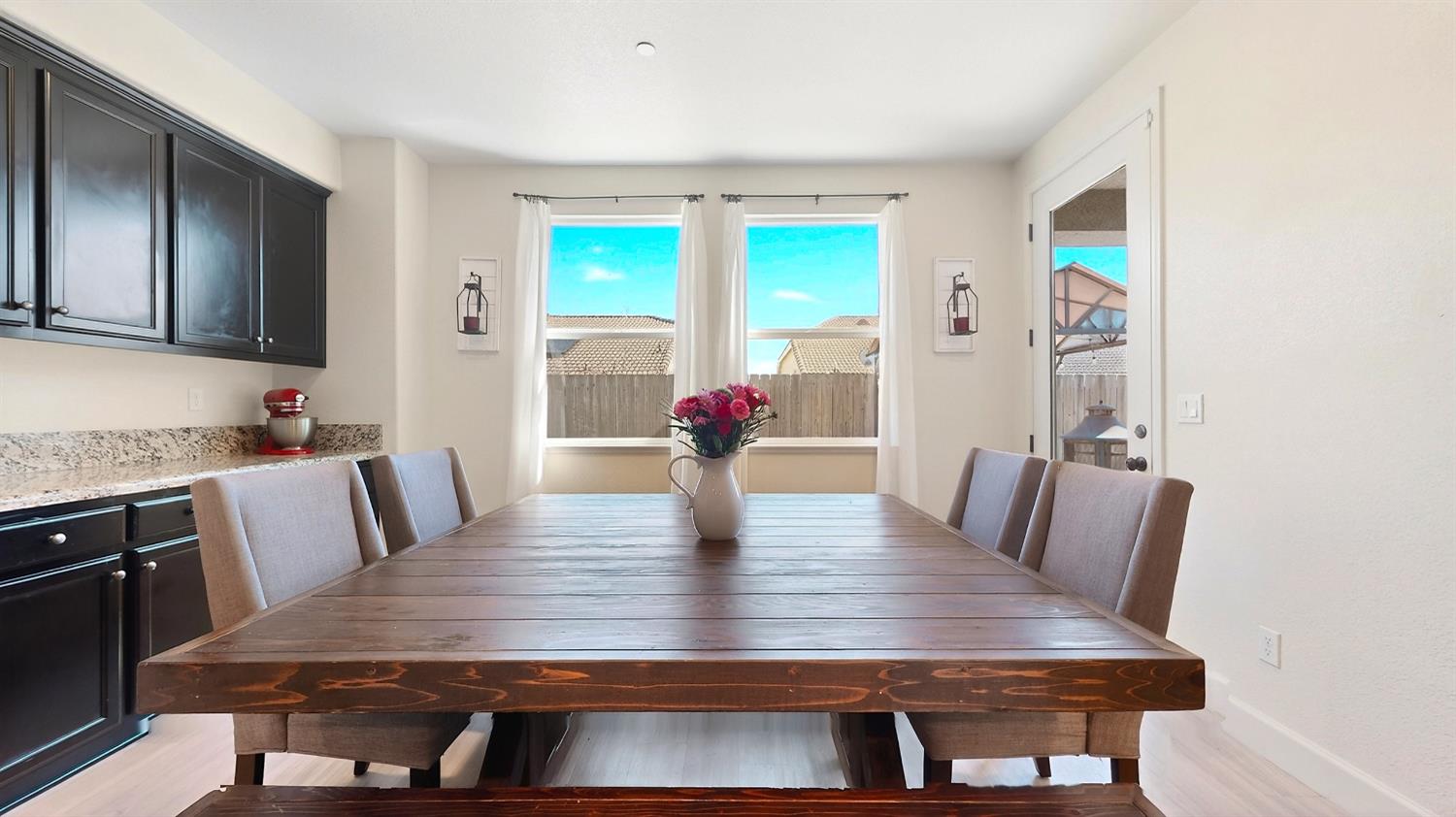 1164 Barcelona Dr, Livingston, CA 95334