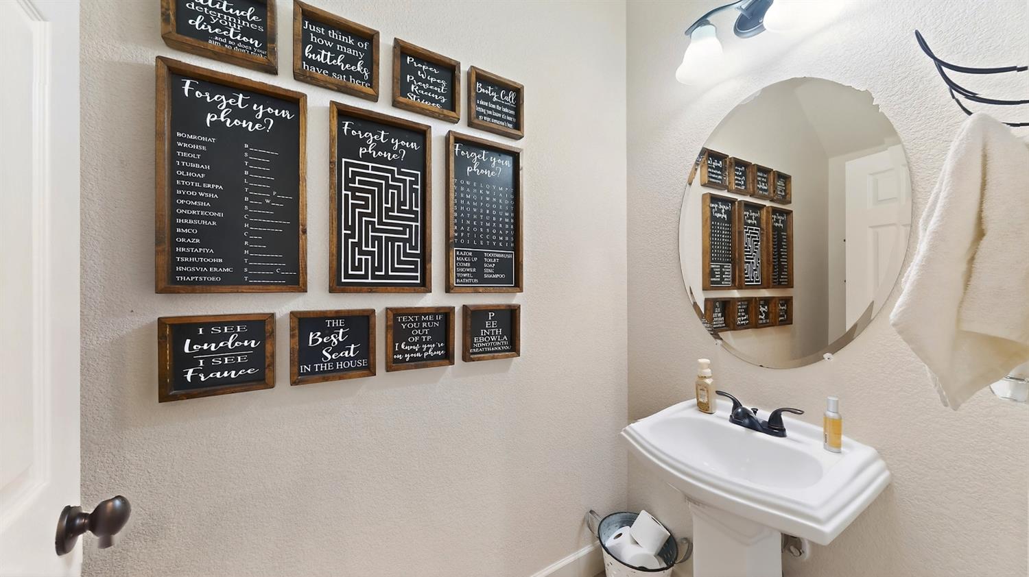 1164 Barcelona Dr, Livingston, CA 95334