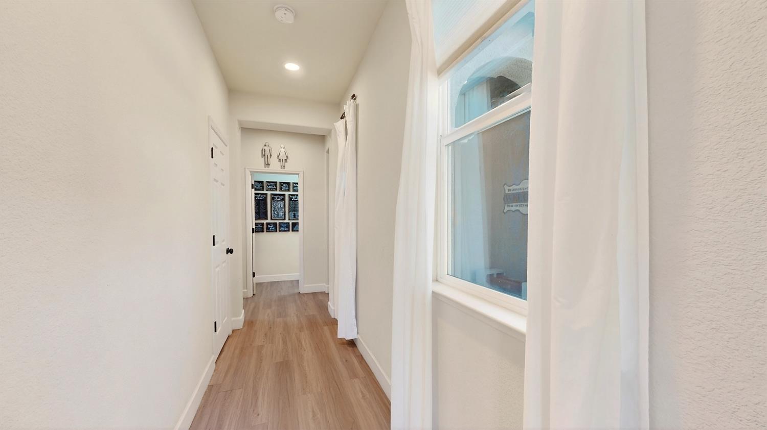 1164 Barcelona Dr, Livingston, CA 95334