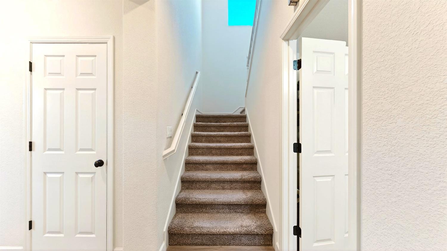 1164 Barcelona Dr, Livingston, CA 95334