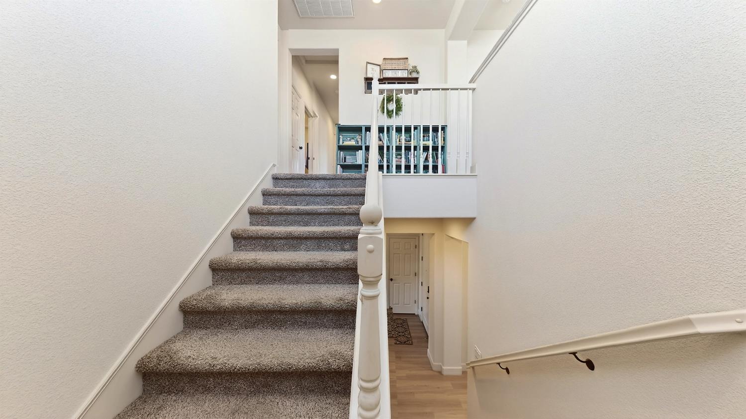 1164 Barcelona Dr, Livingston, CA 95334