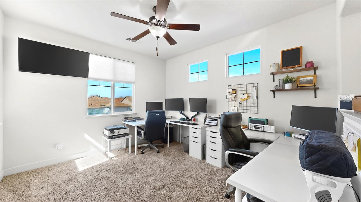 1164 Barcelona Dr, Livingston, CA 95334