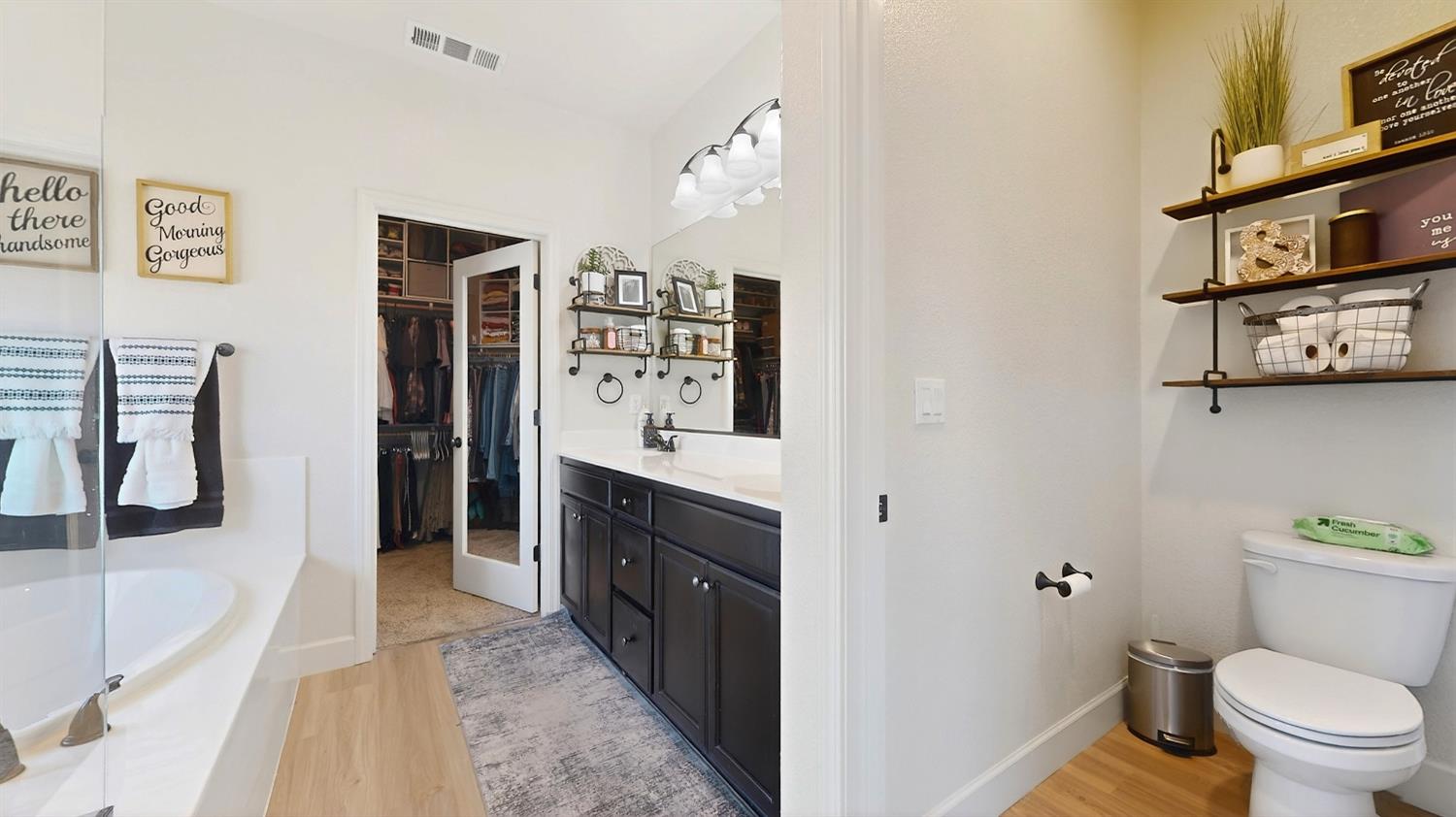 1164 Barcelona Dr, Livingston, CA 95334