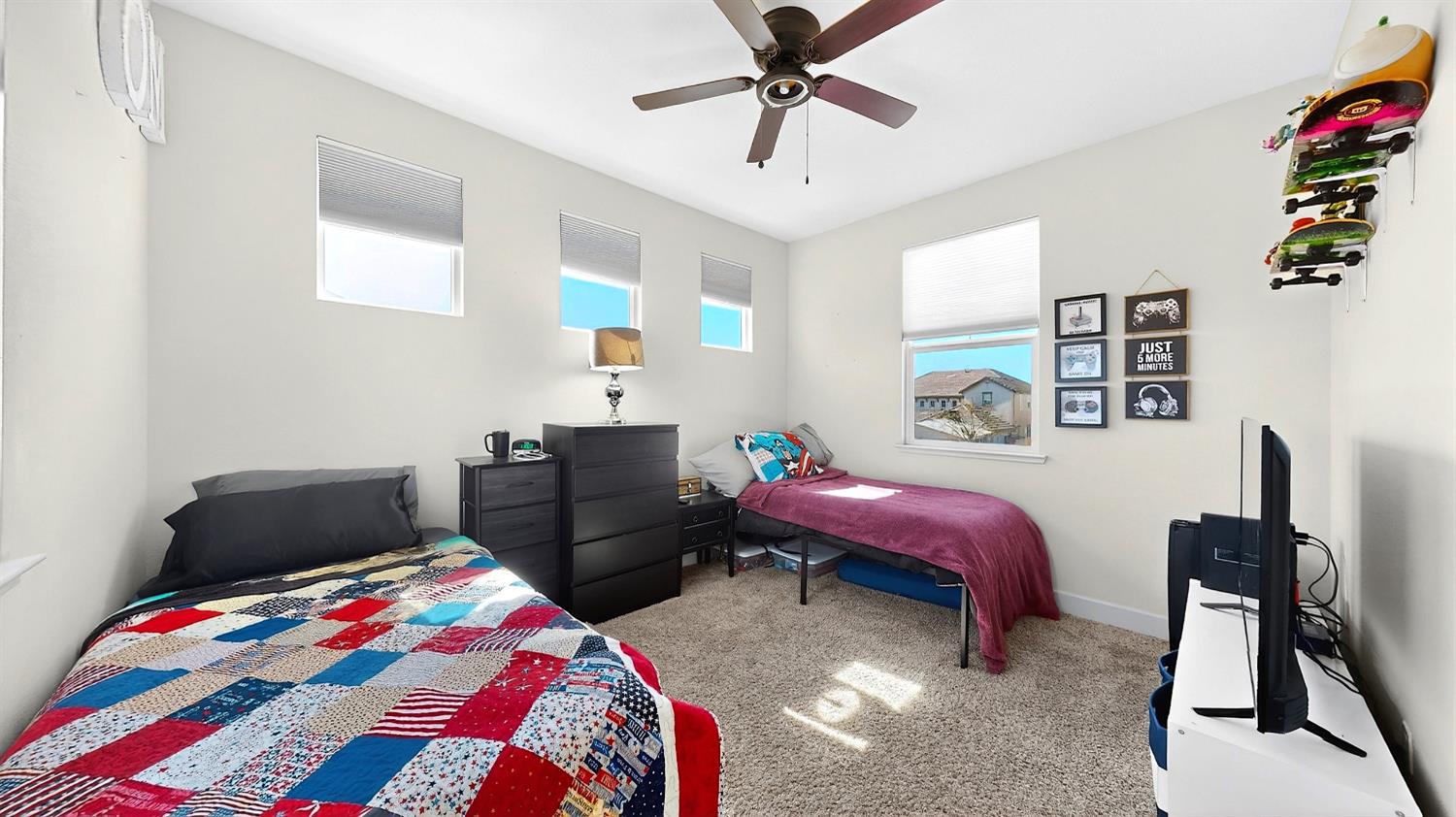 1164 Barcelona Dr, Livingston, CA 95334