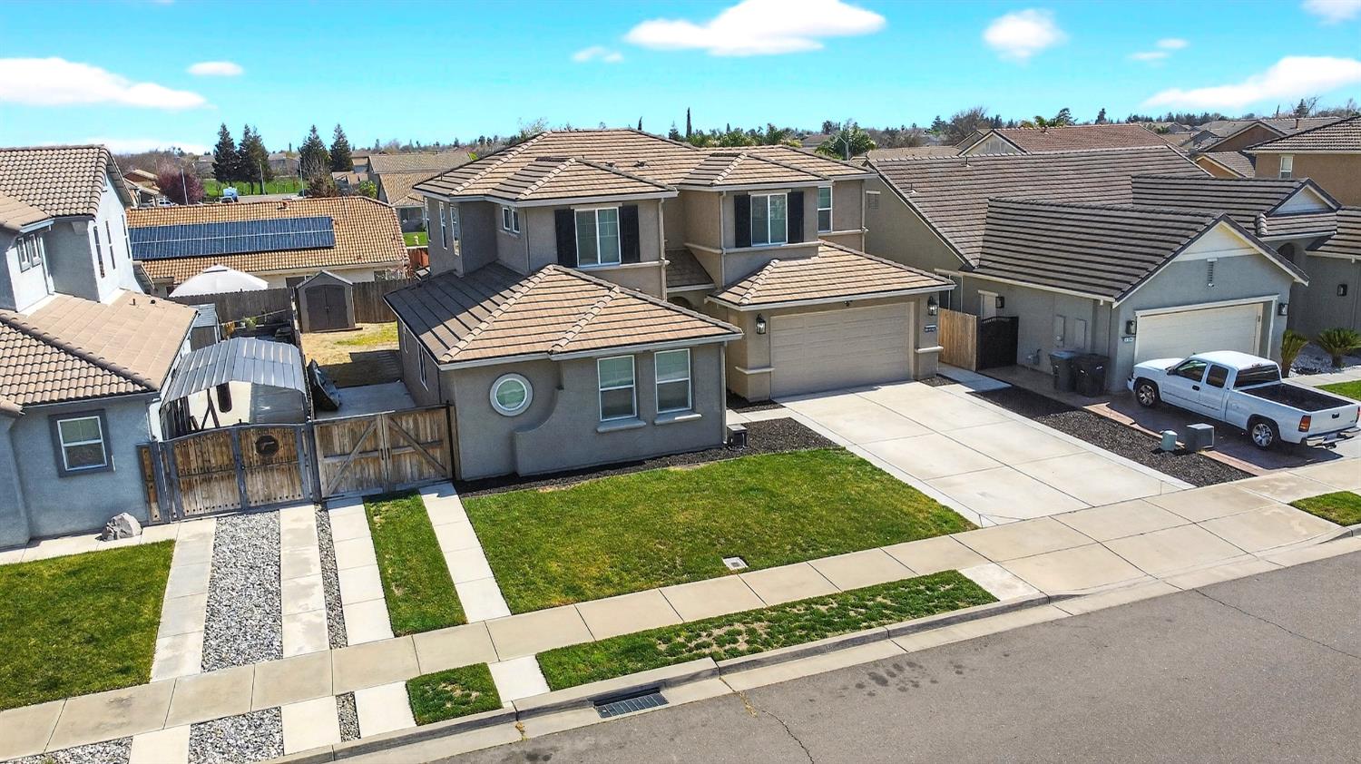 1164 Barcelona Dr, Livingston, CA 95334