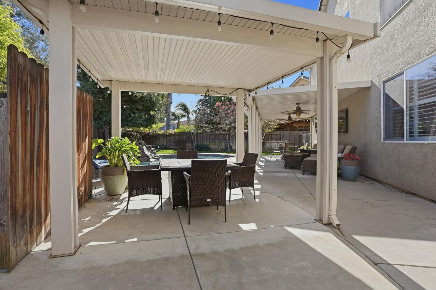 2305 Paper Bark Ct, Modesto, CA 95355