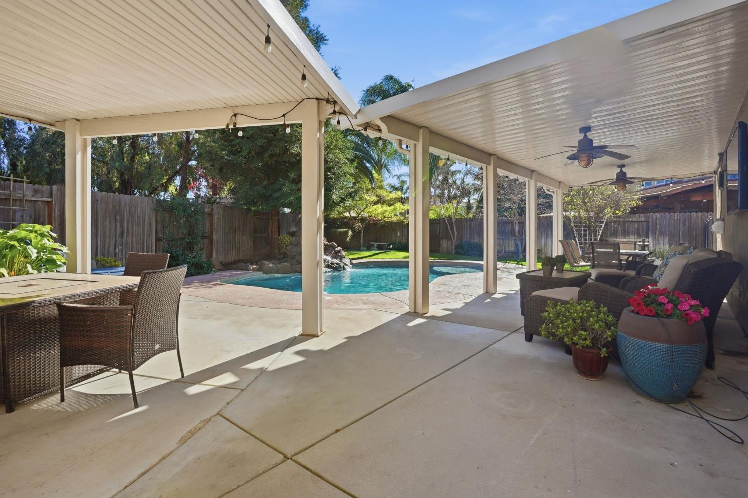 2305 Paper Bark Ct, Modesto, CA 95355