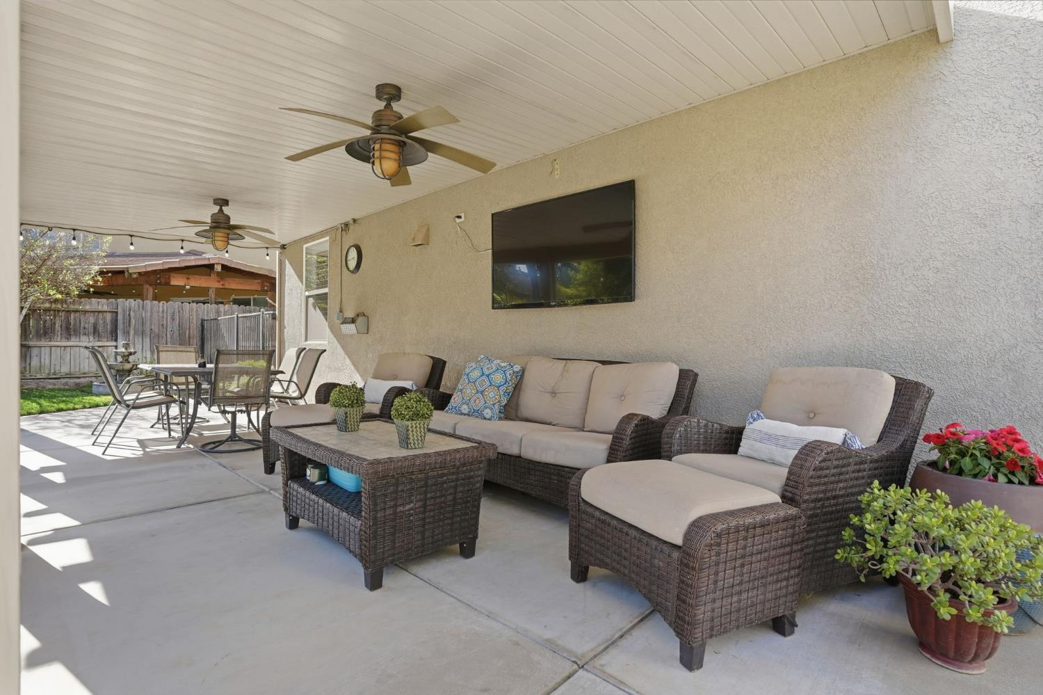 2305 Paper Bark Ct, Modesto, CA 95355