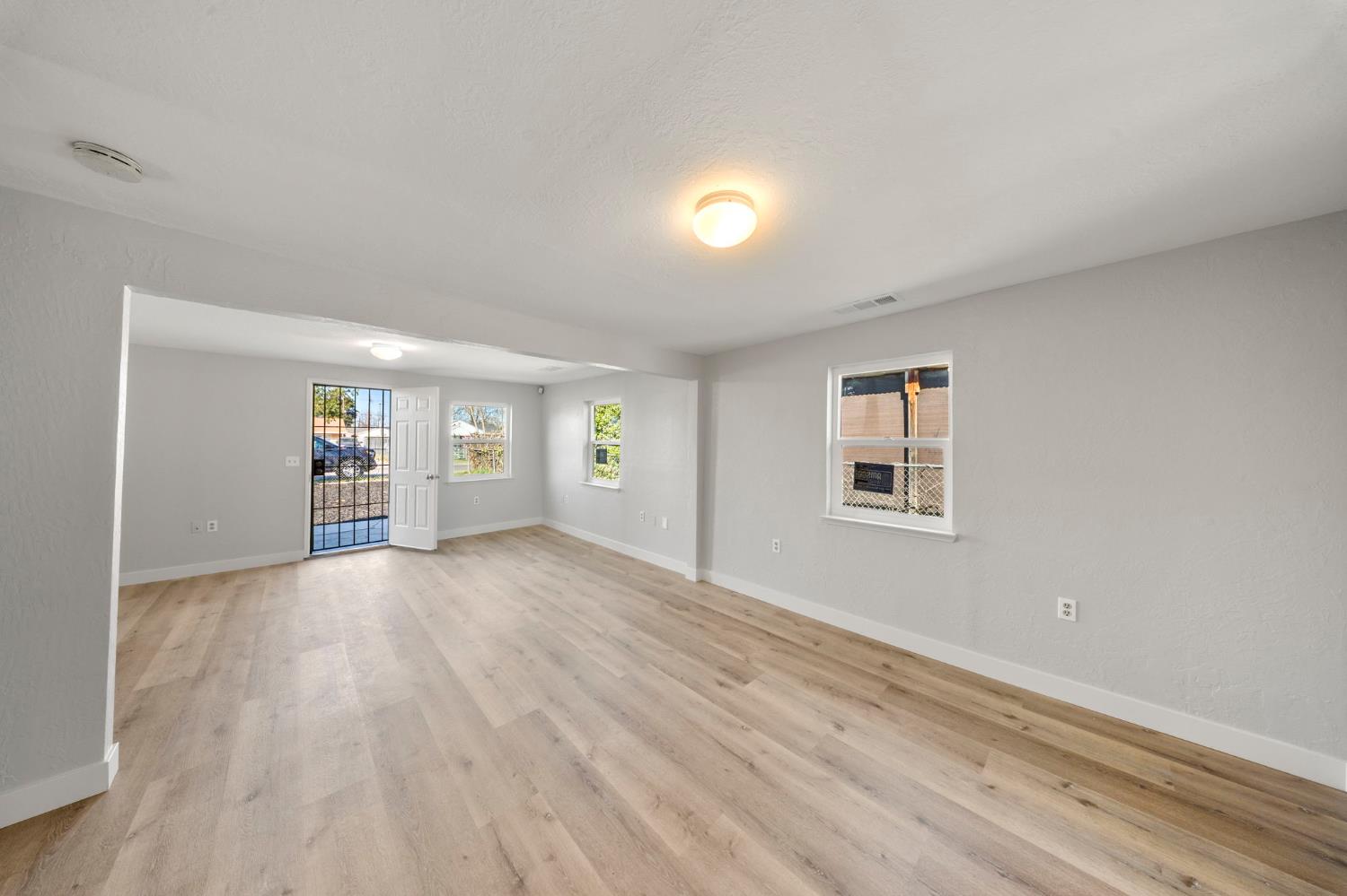 408 Thrasher Ave, Modesto, CA 95354