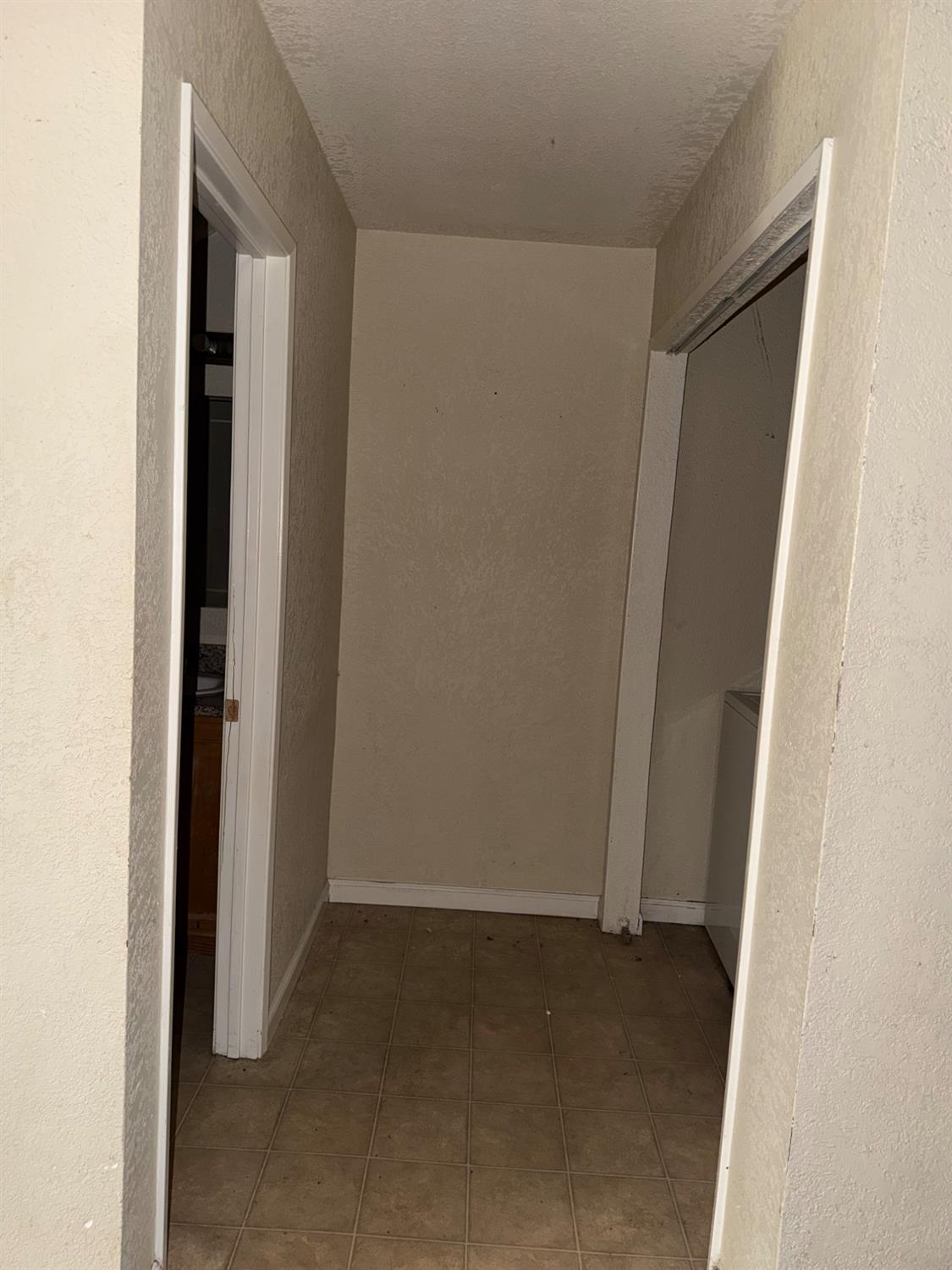 2108 Mount Vernon Dr #E, Modesto, CA 95350