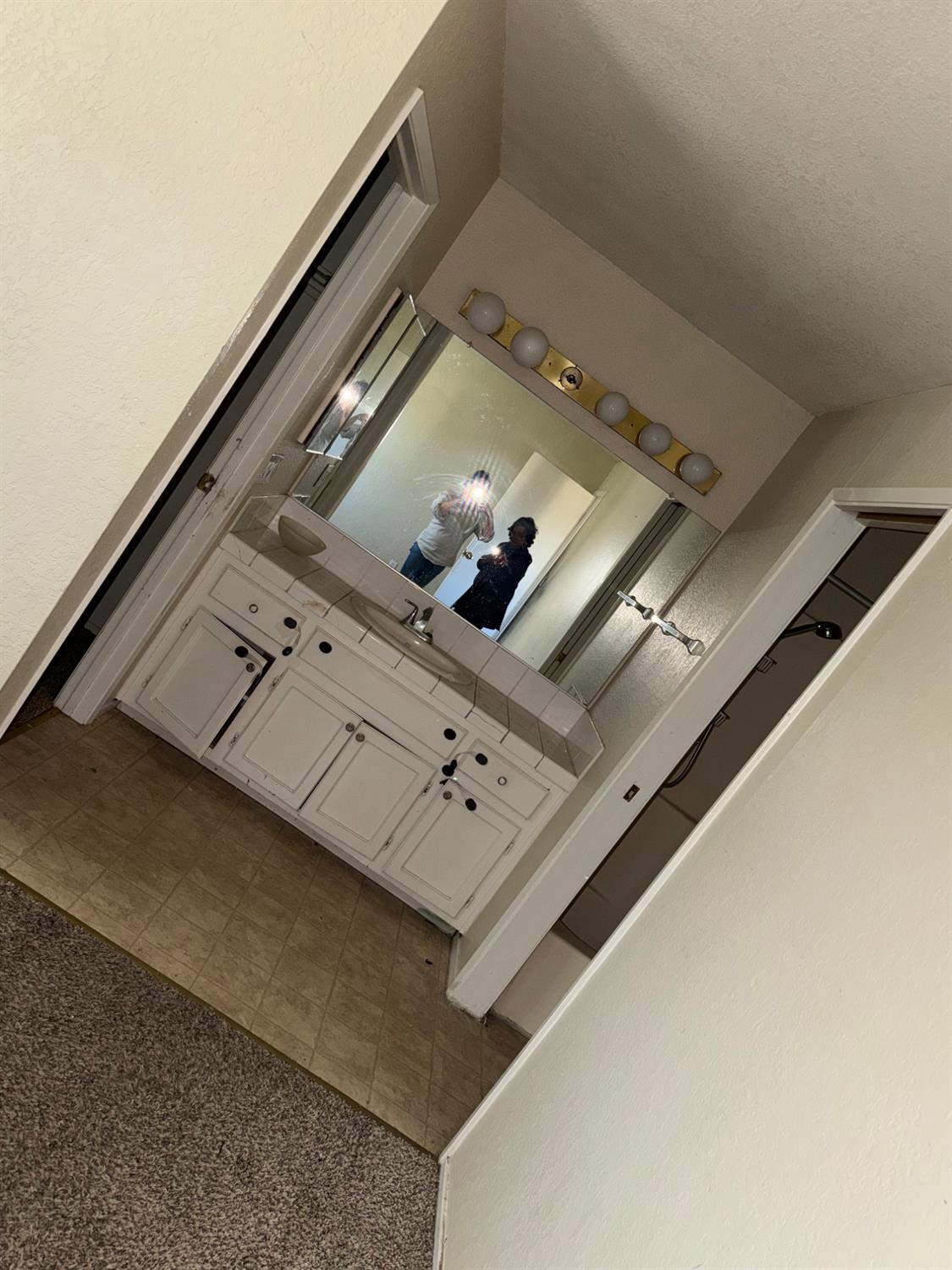 2108 Mount Vernon Dr #E, Modesto, CA 95350