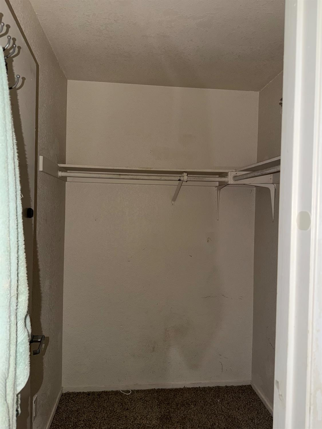 2108 Mount Vernon Dr #E, Modesto, CA 95350