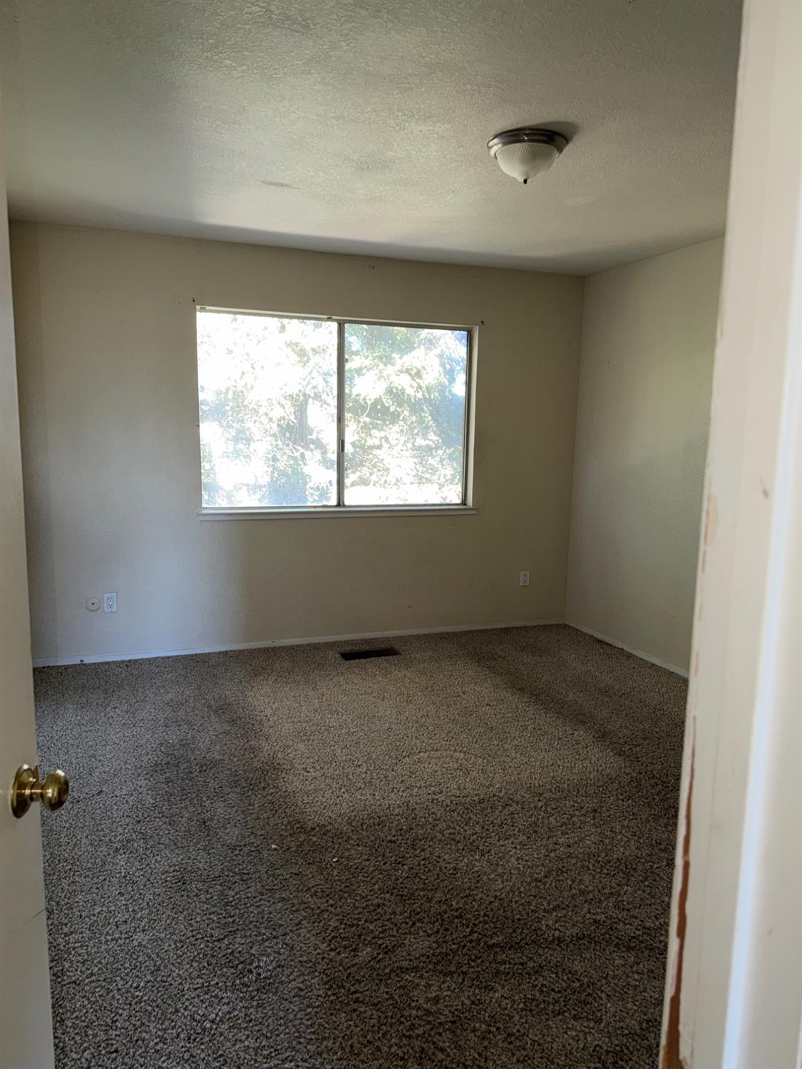 2108 Mount Vernon Dr #E, Modesto, CA 95350