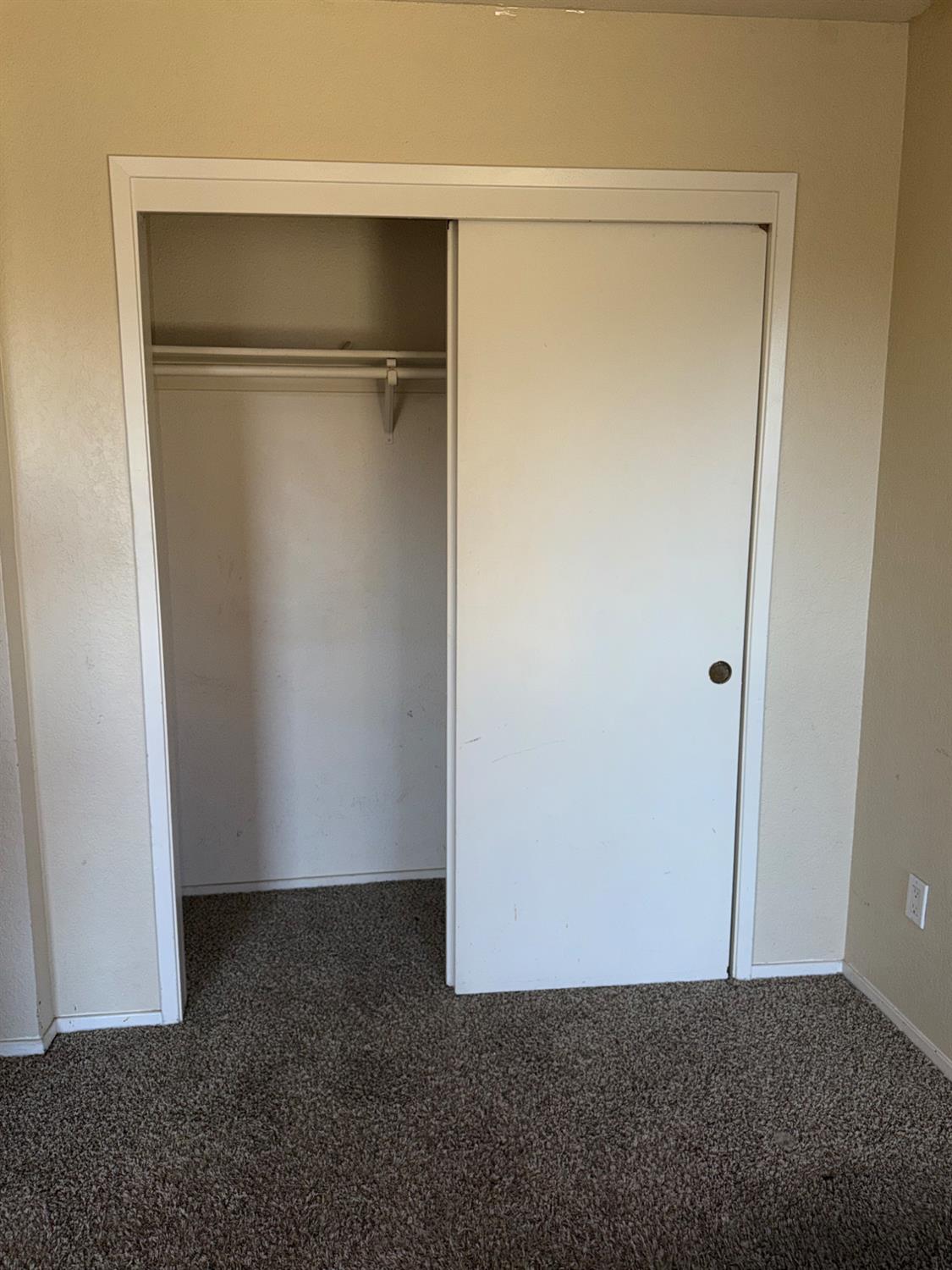 2108 Mount Vernon Dr #E, Modesto, CA 95350