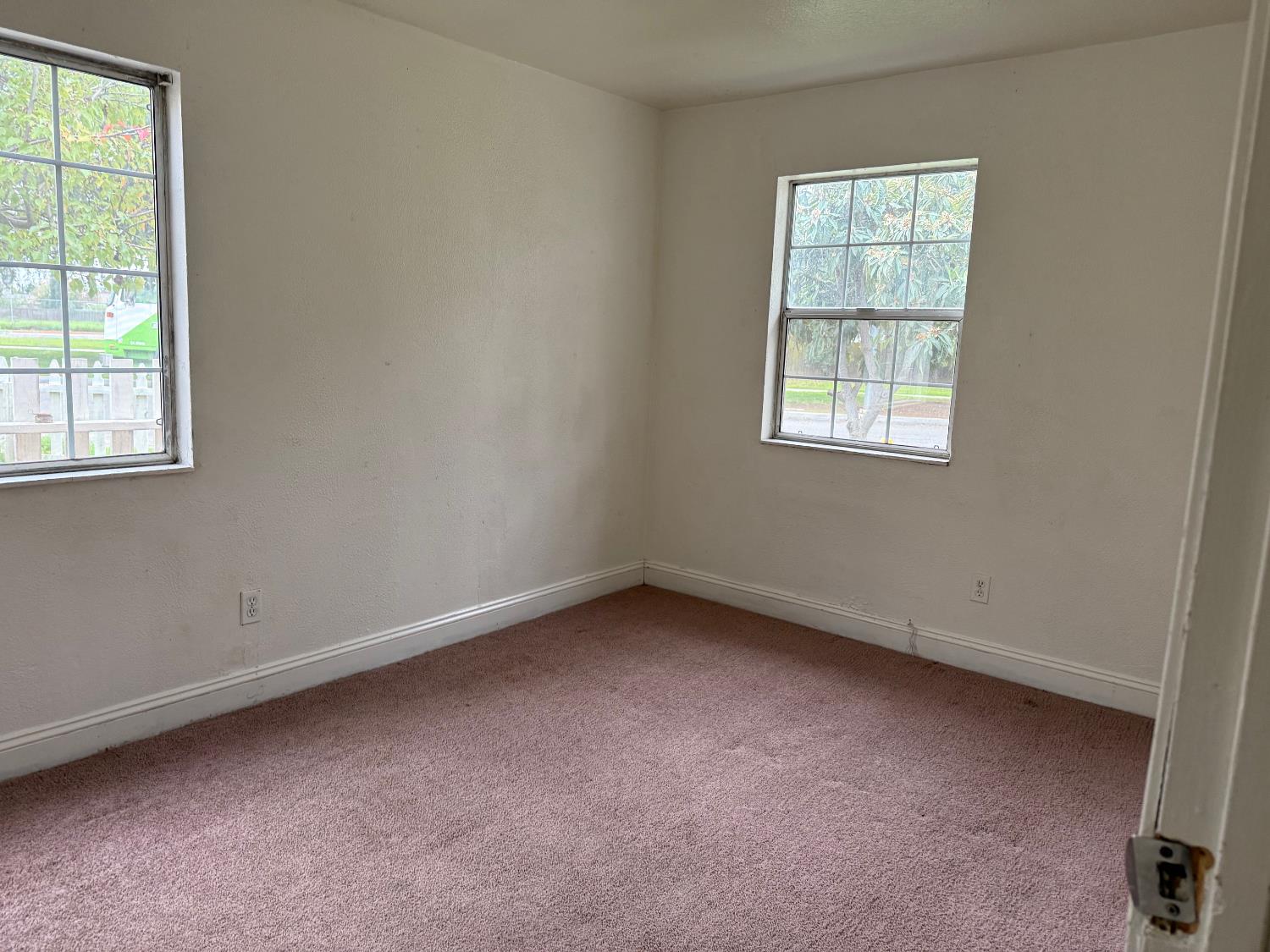 137 139 Sycamore St, Madera, CA 93638