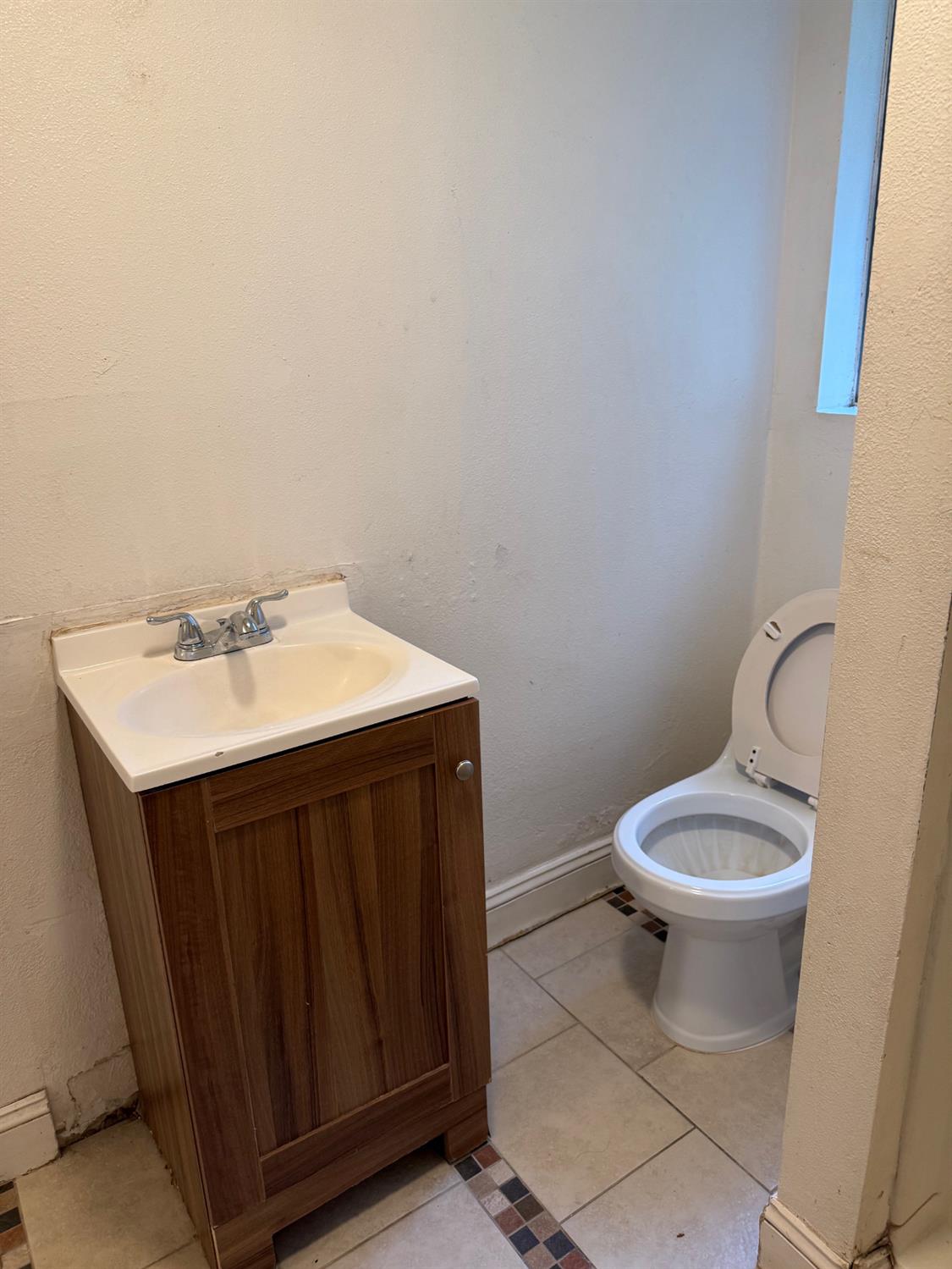 137 139 Sycamore St, Madera, CA 93638