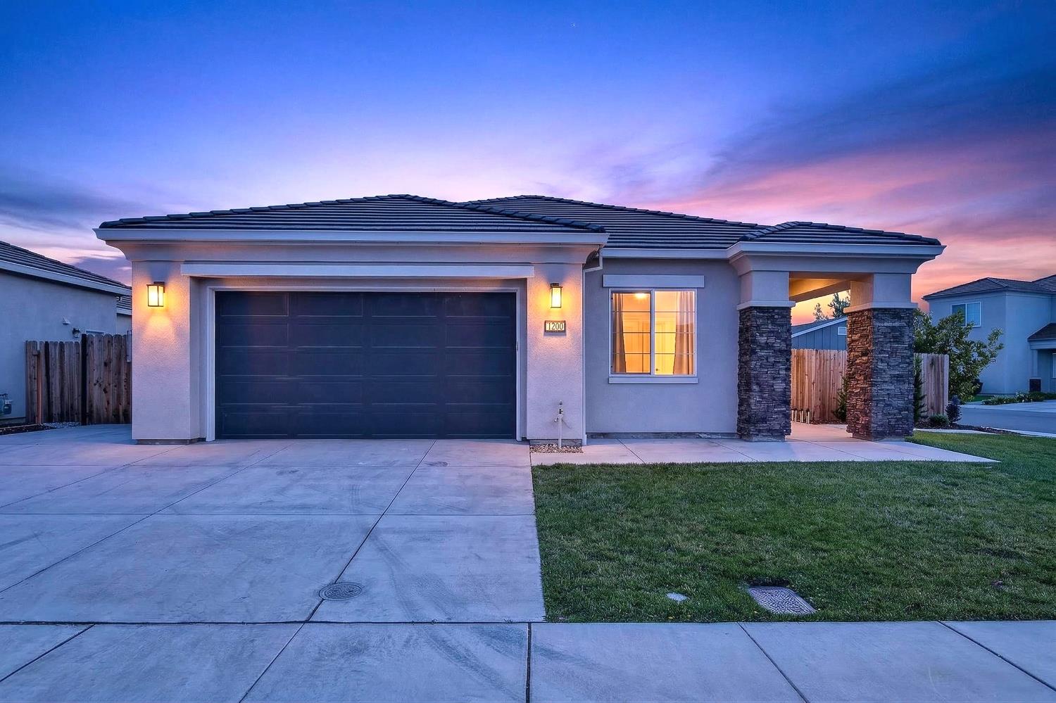 1290 Nascimento Ct, Manteca, CA 95337