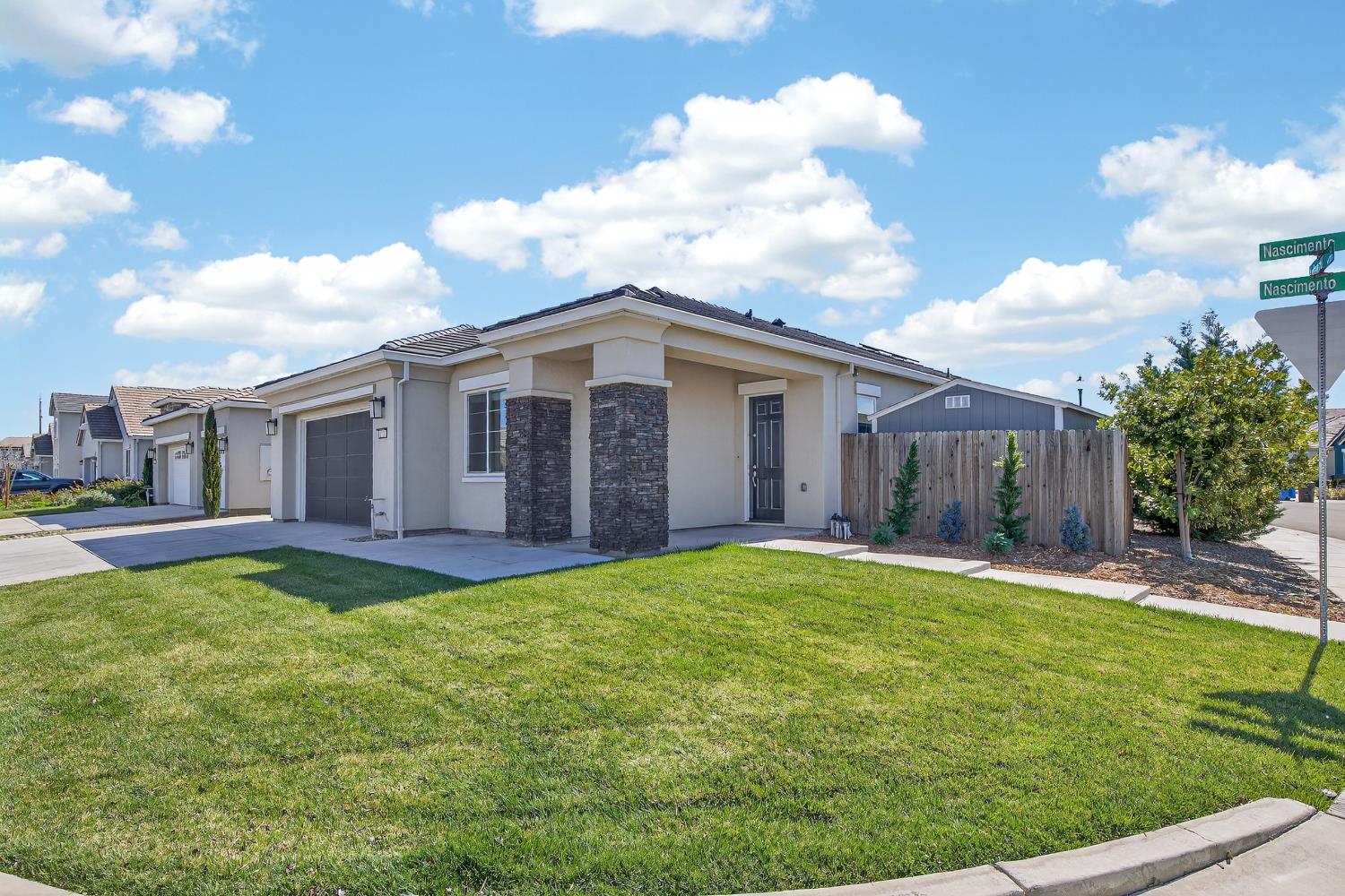 1290 Nascimento Ct, Manteca, CA 95337