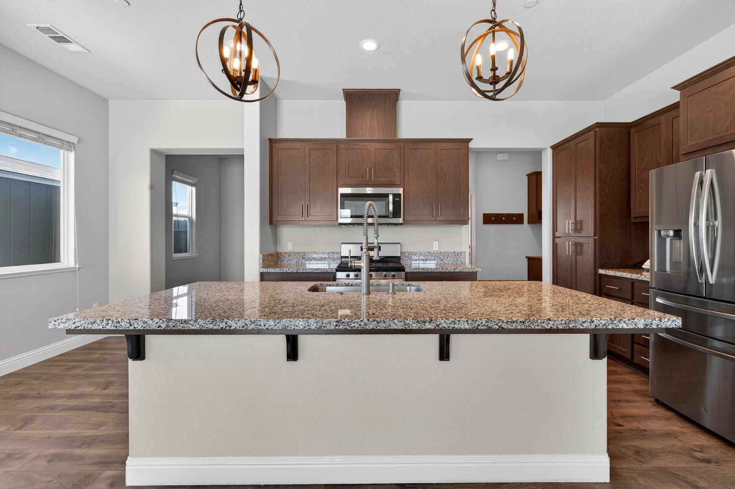 1290 Nascimento Ct, Manteca, CA 95337