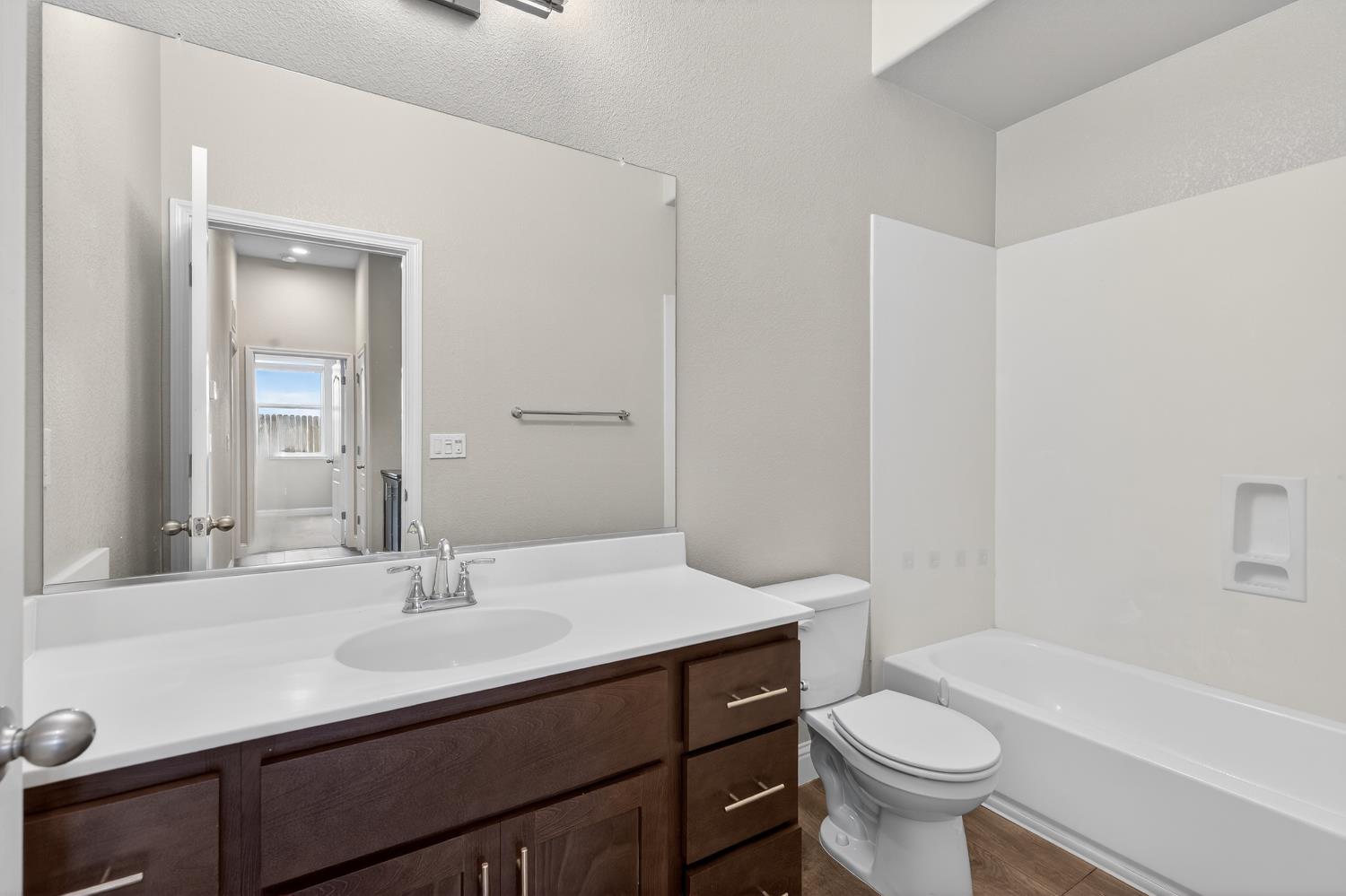 1290 Nascimento Ct, Manteca, CA 95337