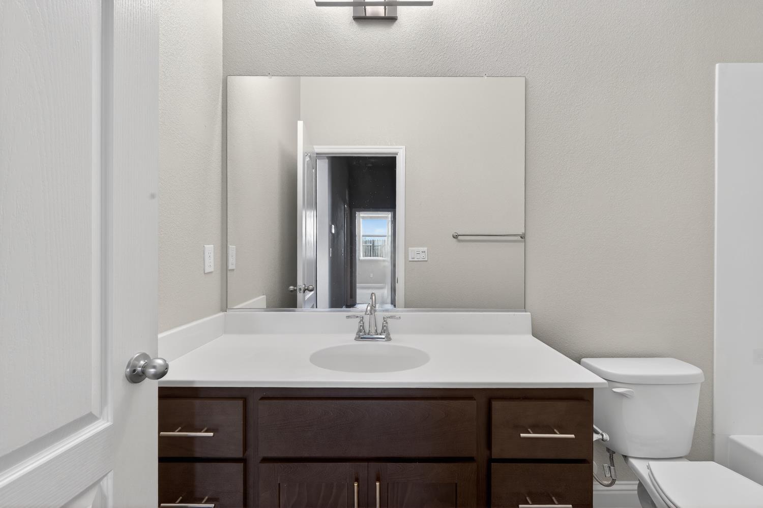 1290 Nascimento Ct, Manteca, CA 95337