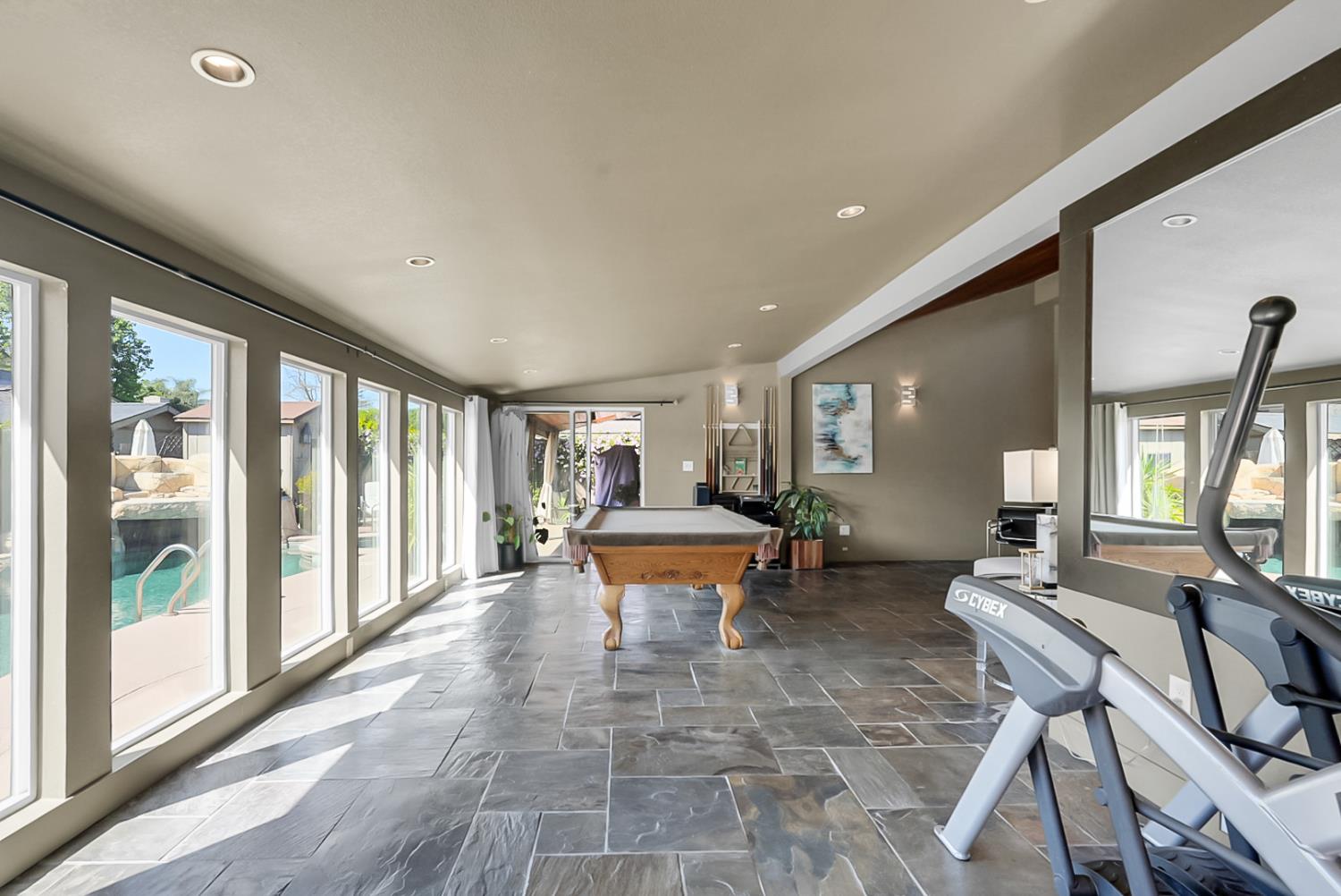 1109 Springcreek Dr, Modesto, CA 95355