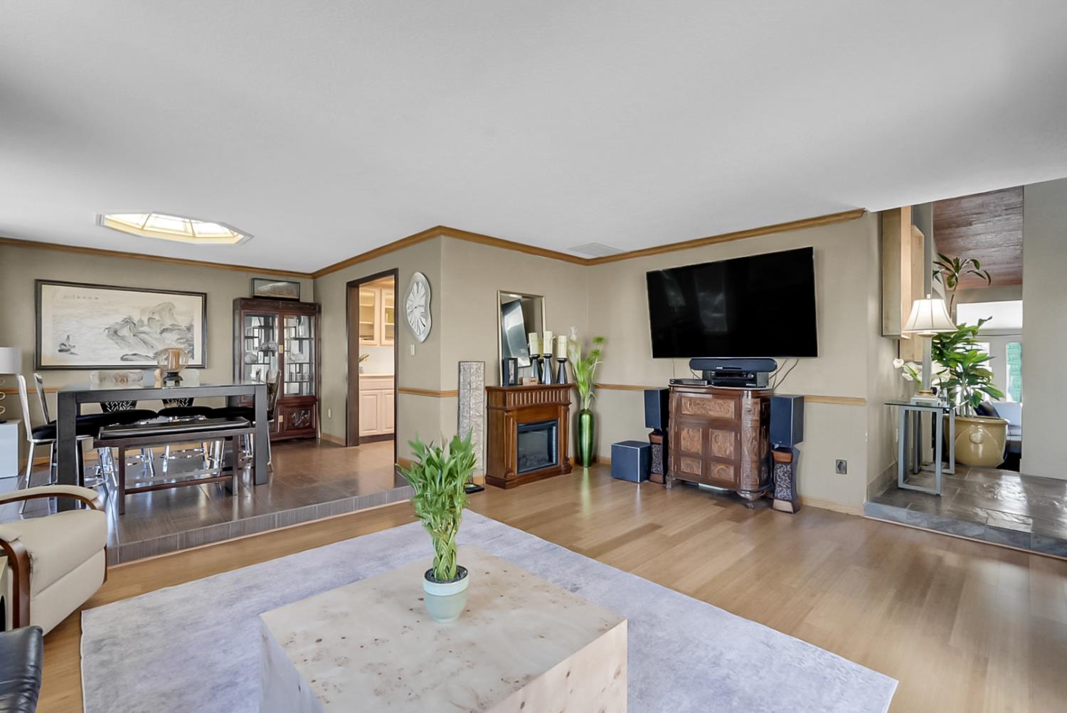 1109 Springcreek Dr, Modesto, CA 95355