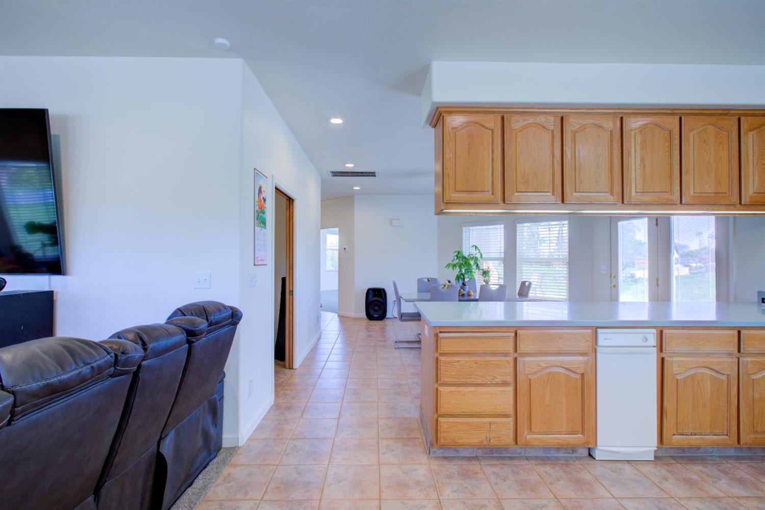 9681 Wamble Rd, Oakdale, CA 95361