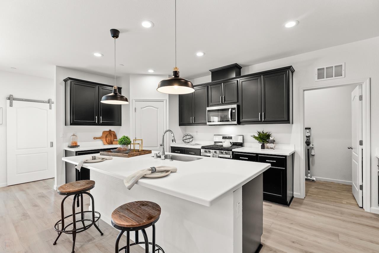 292 Postma St, Manteca, CA 95337