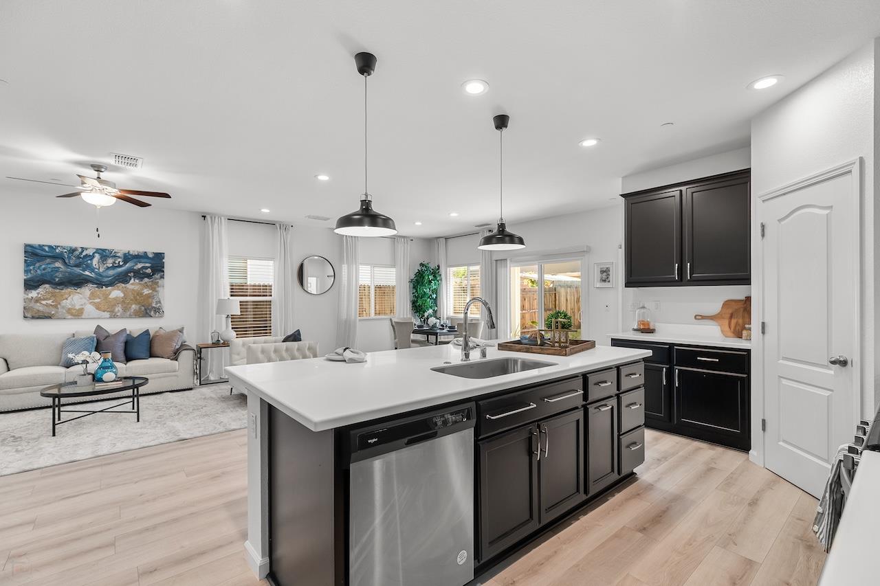 292 Postma St, Manteca, CA 95337