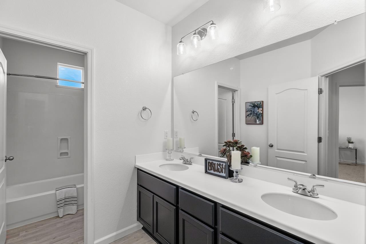 292 Postma St, Manteca, CA 95337