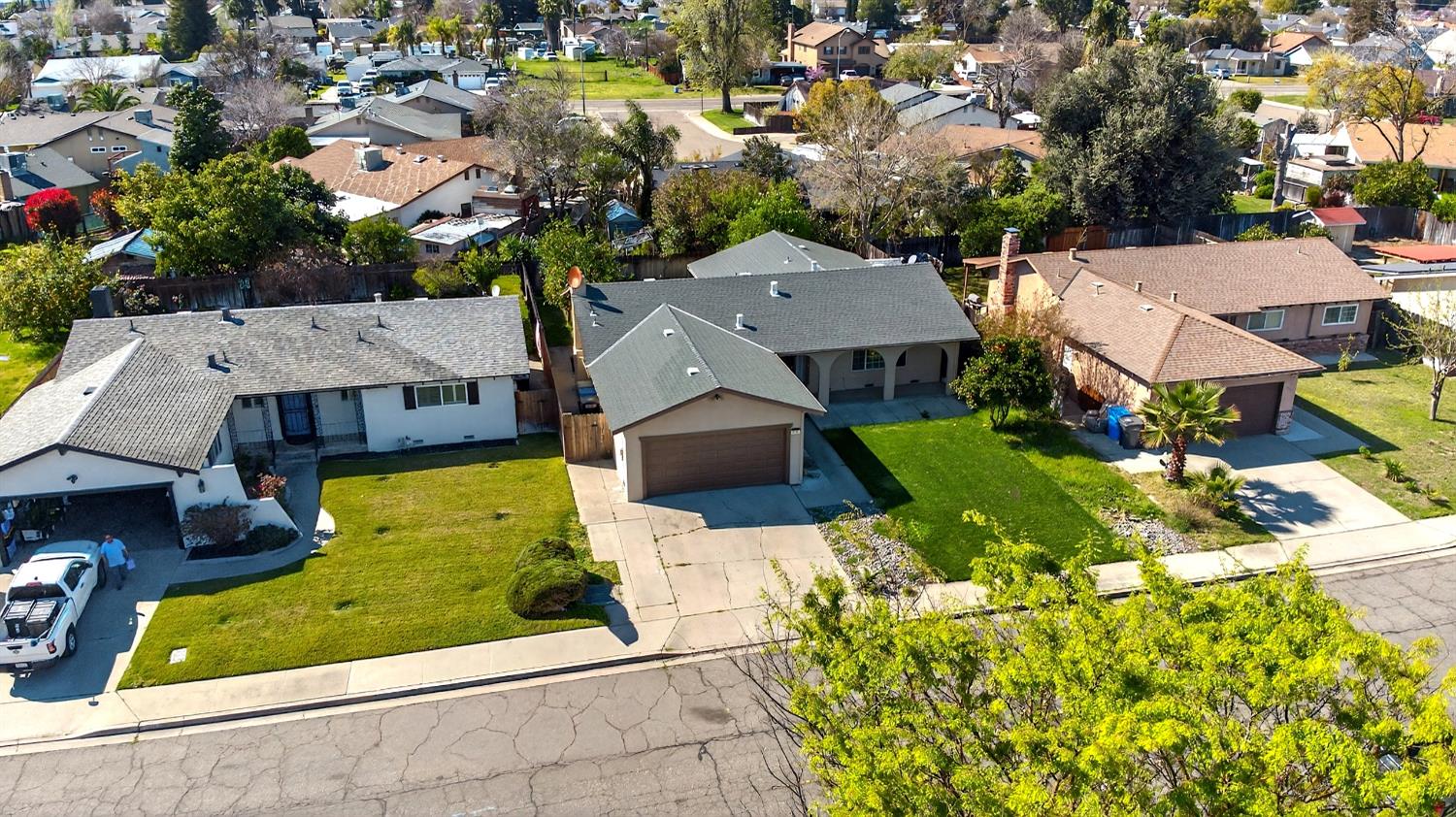 2140 Rochelle Ave, Turlock, CA 95382