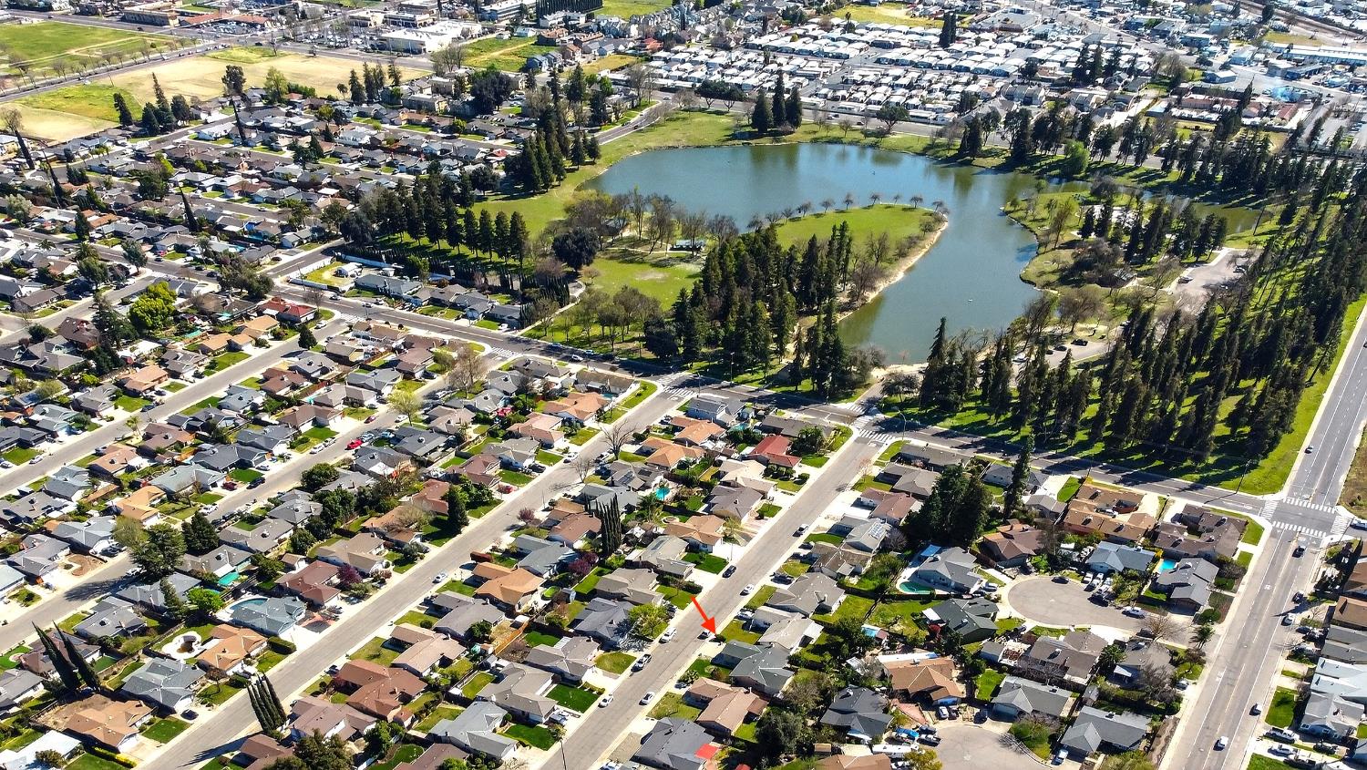 2140 Rochelle Ave, Turlock, CA 95382