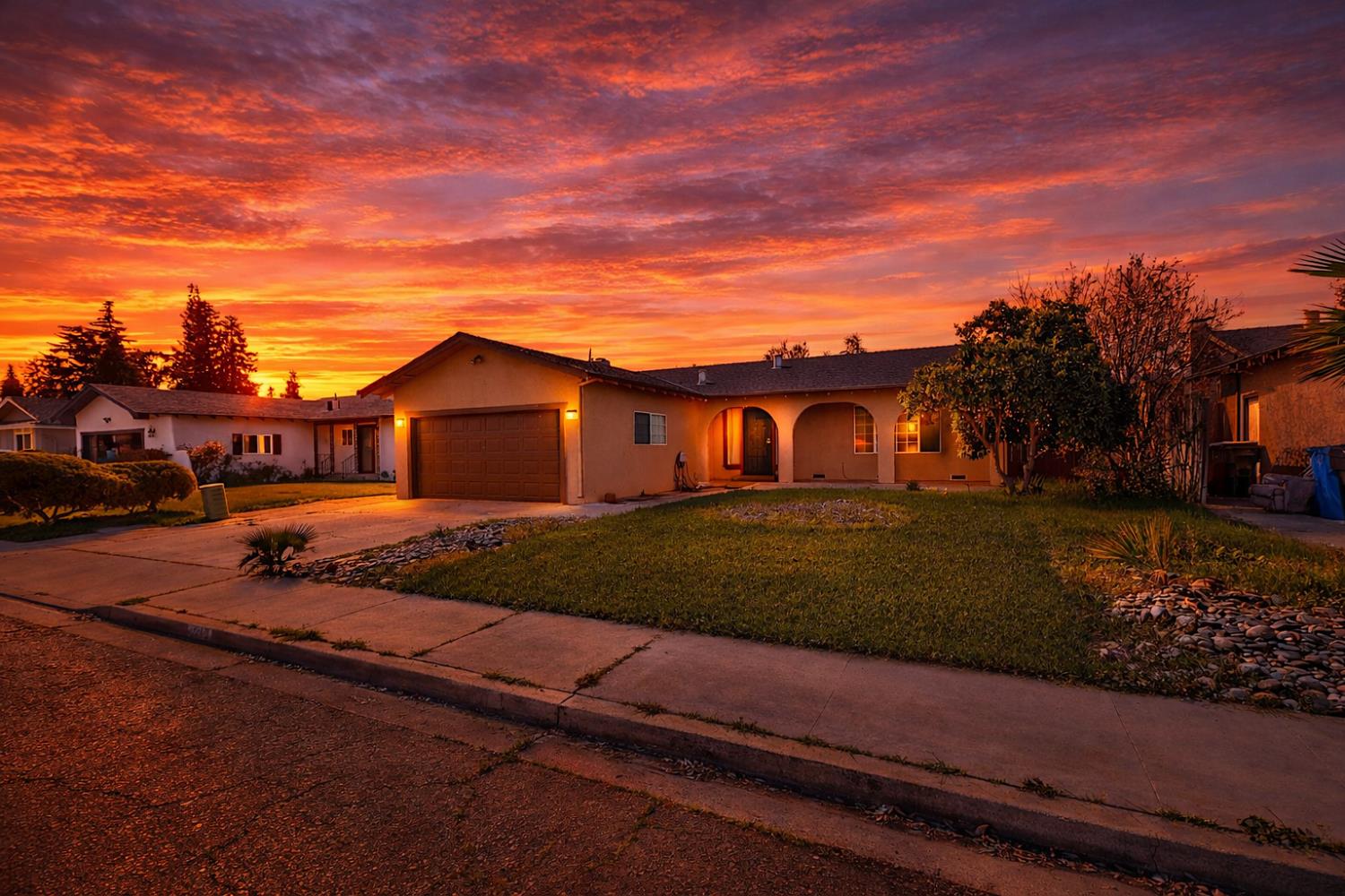 2140 Rochelle Ave, Turlock, CA 95382