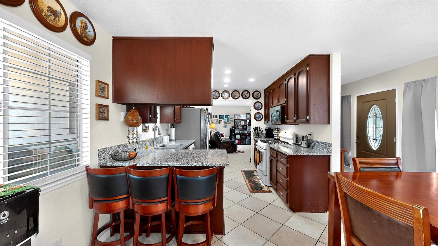 2140 Rochelle Ave, Turlock, CA 95382