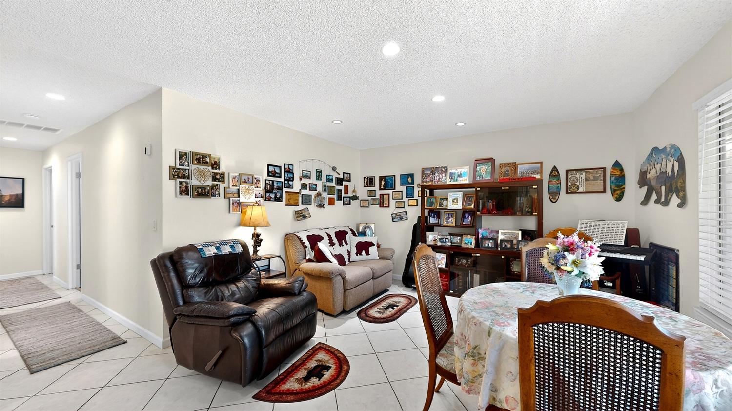 2140 Rochelle Ave, Turlock, CA 95382